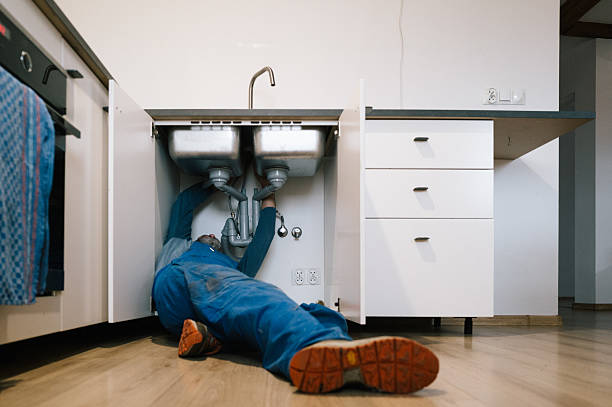 Professional Leak Detection technician working in New Market, VA